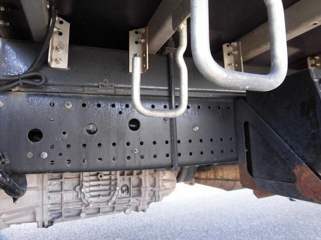 いすゞフォワードアルミバン中型（4t）[写真15]