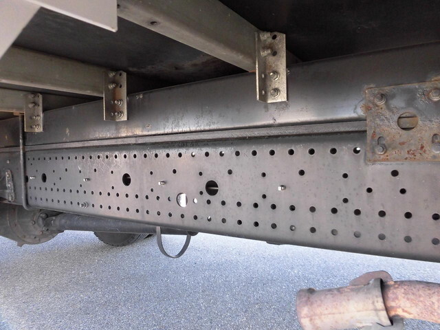 いすゞフォワードアルミバン中型（4t）[写真16]