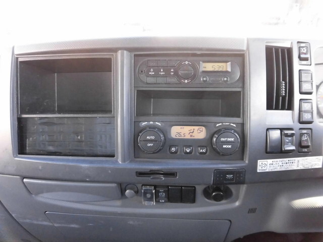 いすゞフォワードアルミバン中型（4t）[写真19]