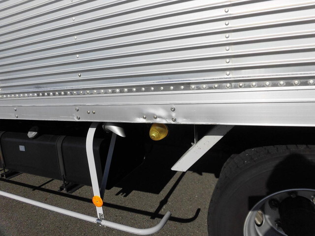 いすゞフォワードアルミバン中型（4t）[写真25]