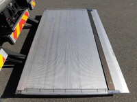 いすゞフォワードアルミバン中型（4t）[写真10]