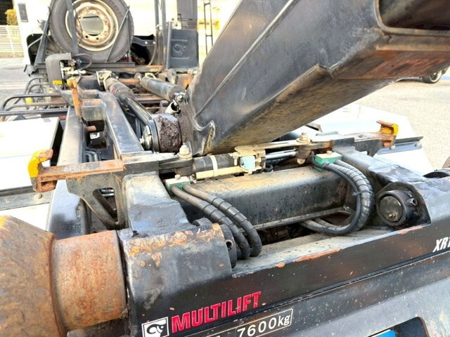 日野レンジャーコンテナ専用車増トン（6t・8t）[写真05]