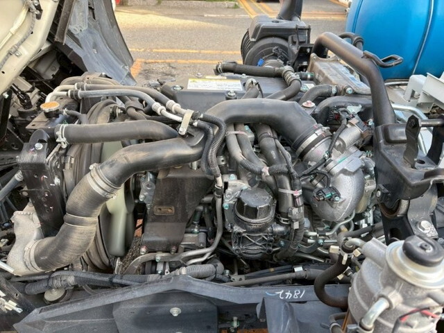 いすゞフォワードミキサー車（コンクリートミキサー）中型（4t）[写真19]