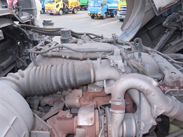 いすゞギガダンプ大型（10t）[写真15]