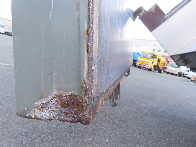 いすゞギガダンプ大型（10t）[写真32]