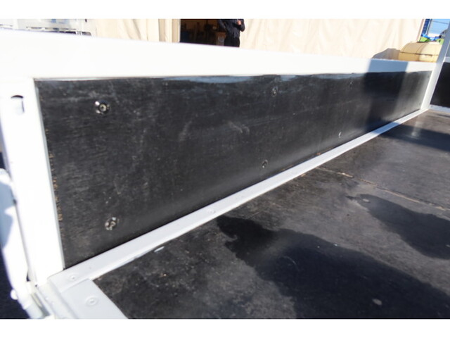 いすゞエルフ平ボディ小型（2t・3t）[写真10]