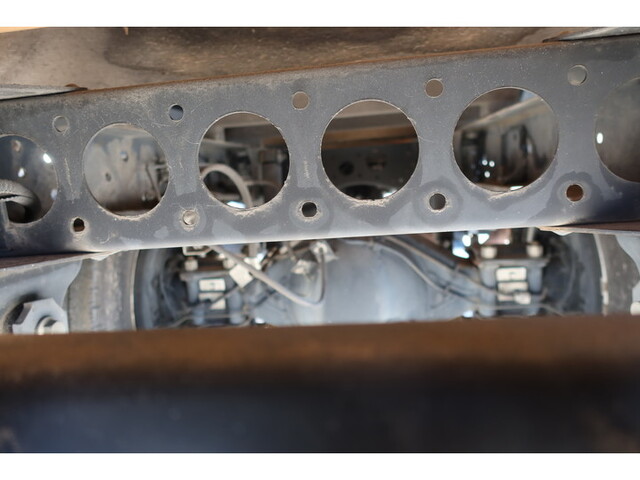 いすゞエルフ平ボディ小型（2t・3t）[写真12]