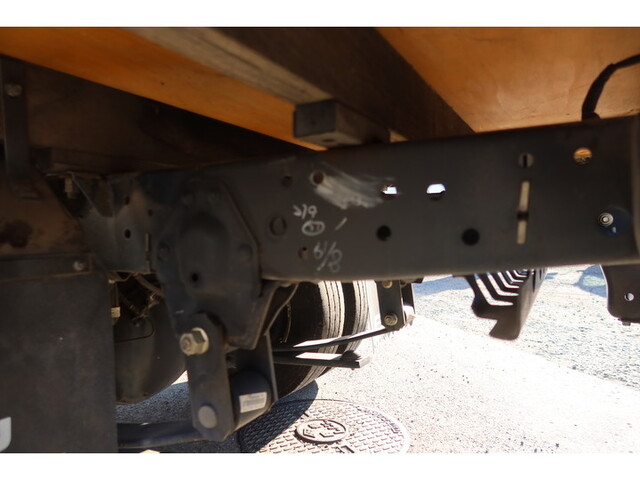 いすゞエルフ平ボディ小型（2t・3t）[写真18]