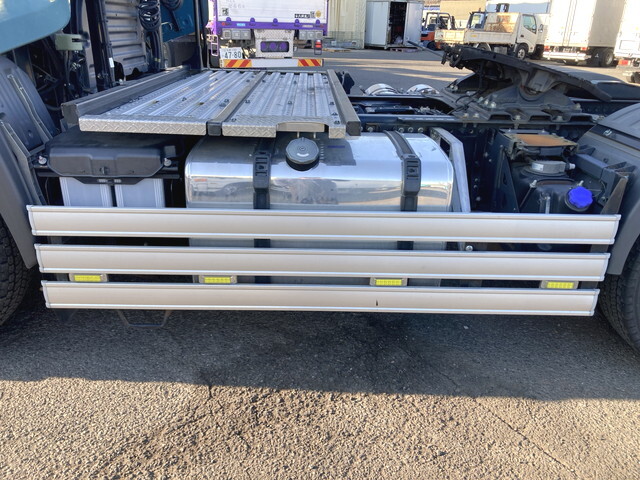 日野プロフィアトレーラーヘッド（トラクターヘッド）大型（10t）[写真17]