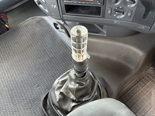 ボルボボルボFHトレーラーヘッド（トラクターヘッド）大型（10t）[写真27]