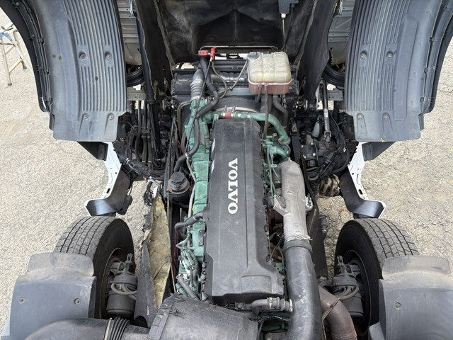 ボルボボルボFHトレーラーヘッド（トラクターヘッド）大型（10t）[写真28]