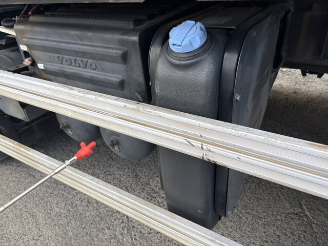 ボルボボルボFHトレーラーヘッド（トラクターヘッド）大型（10t）[写真35]