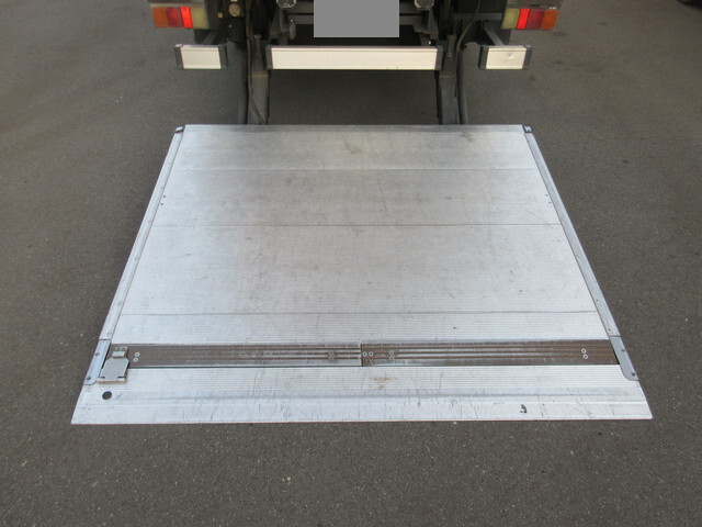 いすゞエルフアルミバン小型（2t・3t）[写真11]