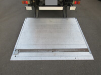 いすゞエルフアルミバン小型（2t・3t）[写真12]