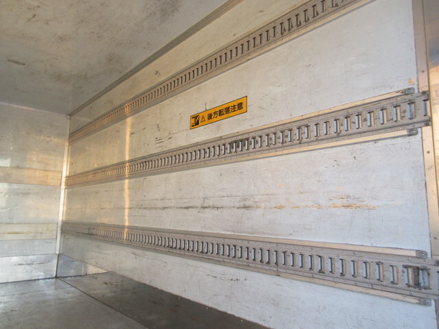 いすゞエルフアルミバン小型（2t・3t）[写真14]