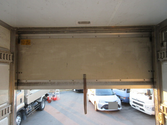 いすゞエルフアルミバン小型（2t・3t）[写真16]