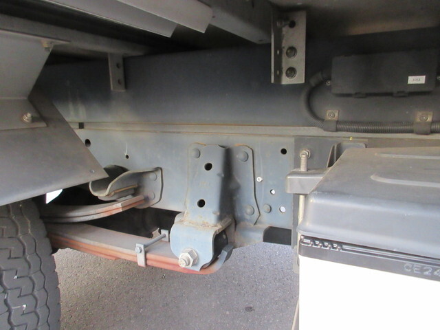 いすゞエルフアルミバン小型（2t・3t）[写真19]