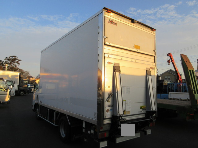 いすゞエルフアルミバン小型（2t・3t）[写真02]