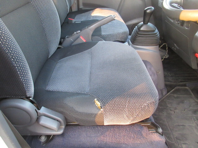 いすゞエルフアルミバン小型（2t・3t）[写真21]