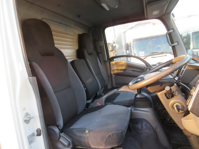 いすゞエルフアルミバン小型（2t・3t）[写真22]