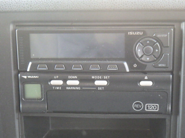 いすゞギガアルミウイング大型（10t）[写真14]