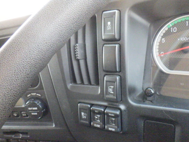 いすゞギガアルミウイング大型（10t）[写真17]