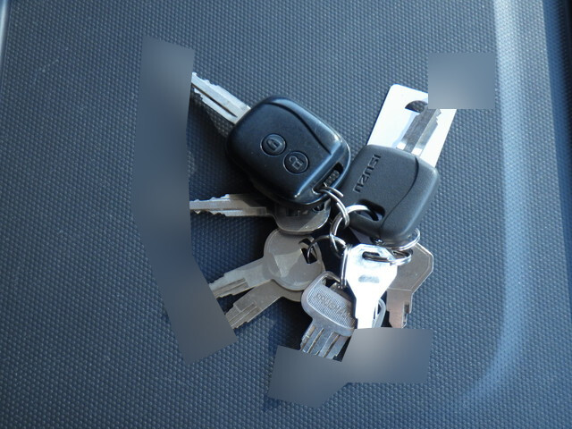 いすゞギガアルミウイング大型（10t）[写真21]