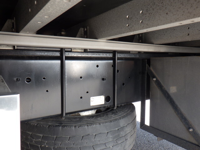 いすゞギガアルミウイング大型（10t）[写真26]