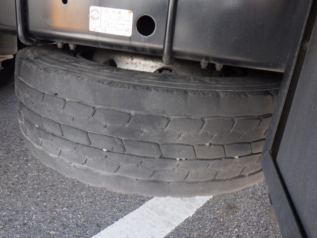 いすゞギガアルミウイング大型（10t）[写真35]