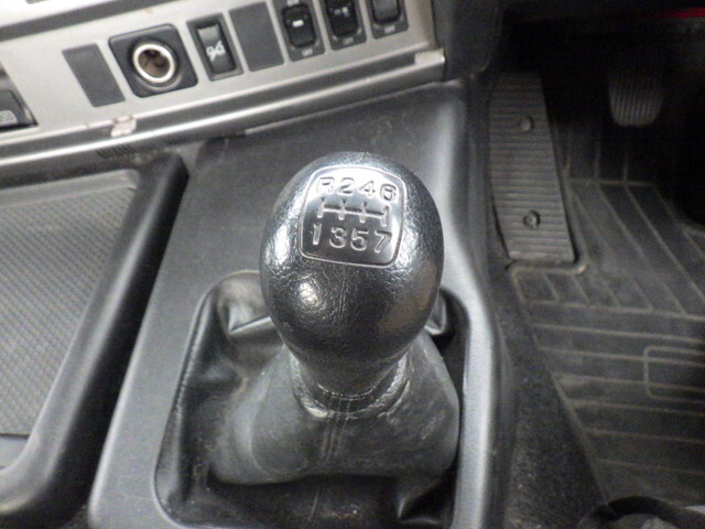 日野プロフィアトレーラーヘッド（トラクターヘッド）大型（10t）[写真17]