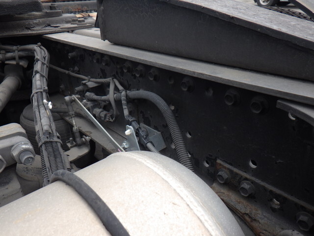 日野プロフィアトレーラーヘッド（トラクターヘッド）大型（10t）[写真24]