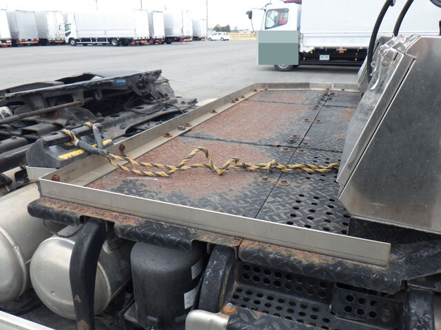 日野プロフィアトレーラーヘッド（トラクターヘッド）大型（10t）[写真35]