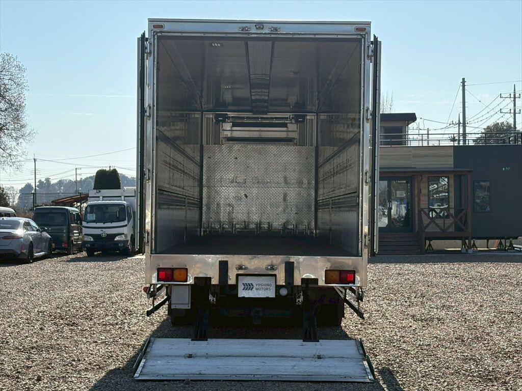 いすゞギガ冷蔵冷凍ウイング大型（10t）[写真10]