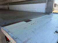 いすゞギガ冷蔵冷凍ウイング大型（10t）[写真13]