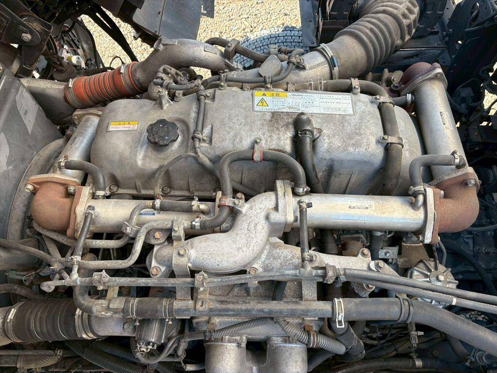 いすゞギガ冷蔵冷凍ウイング大型（10t）[写真18]