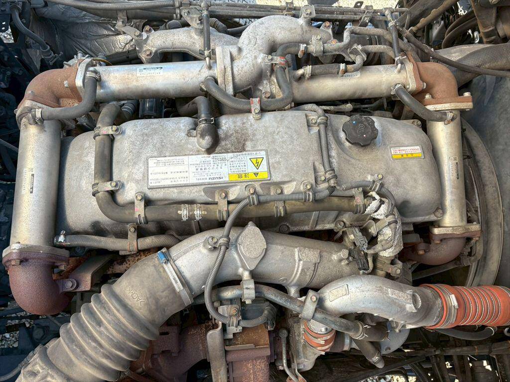 いすゞギガ冷蔵冷凍ウイング大型（10t）[写真19]