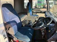 いすゞギガ冷蔵冷凍ウイング大型（10t）[写真21]