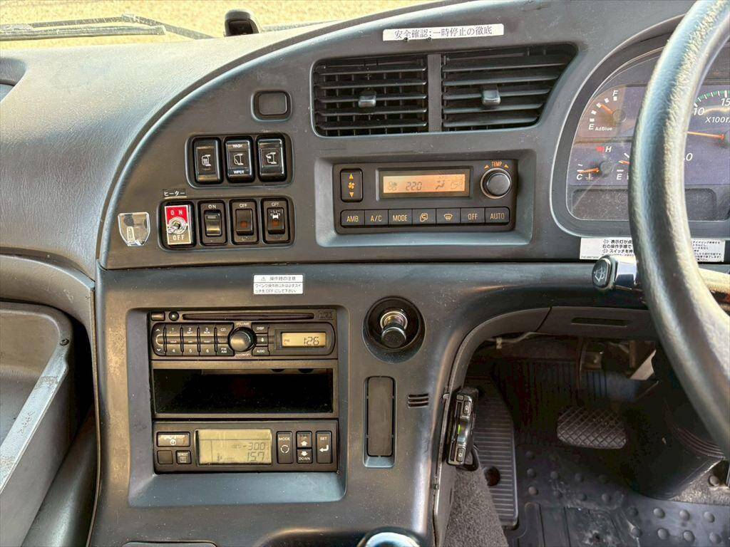 いすゞギガ冷蔵冷凍ウイング大型（10t）[写真21]