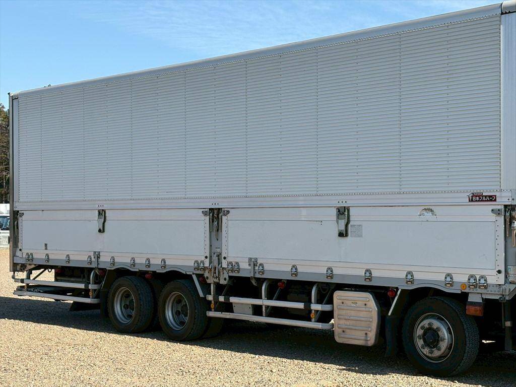 いすゞギガ冷蔵冷凍ウイング大型（10t）[写真05]