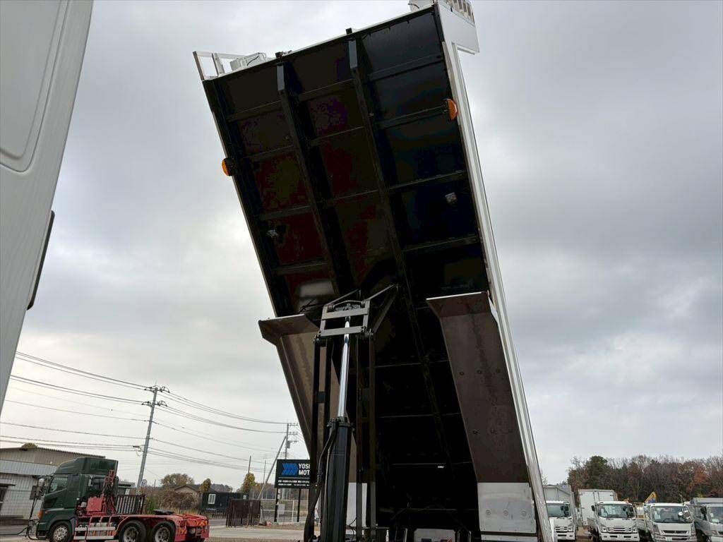 日野プロフィアダンプ大型（10t）[写真13]