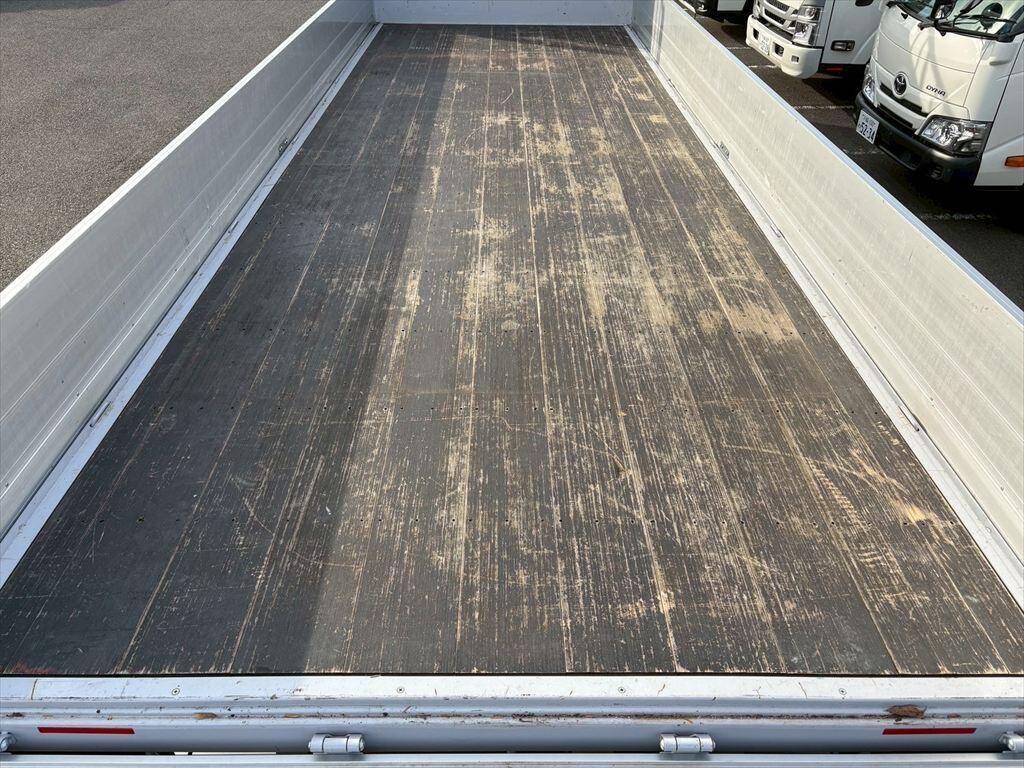 三菱ふそうファイターアルミブロック中型（4t）[写真08]