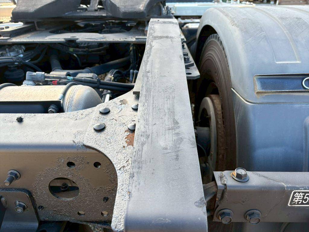 日野プロフィアトレーラーヘッド（トラクターヘッド）大型（10t）[写真12]