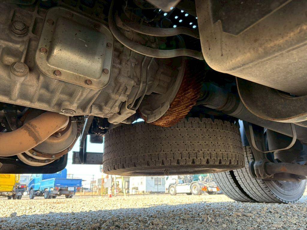 日野プロフィアトレーラーヘッド（トラクターヘッド）大型（10t）[写真16]