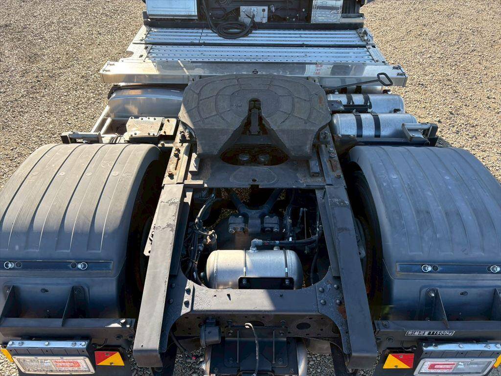 日野プロフィアトレーラーヘッド（トラクターヘッド）大型（10t）[写真08]