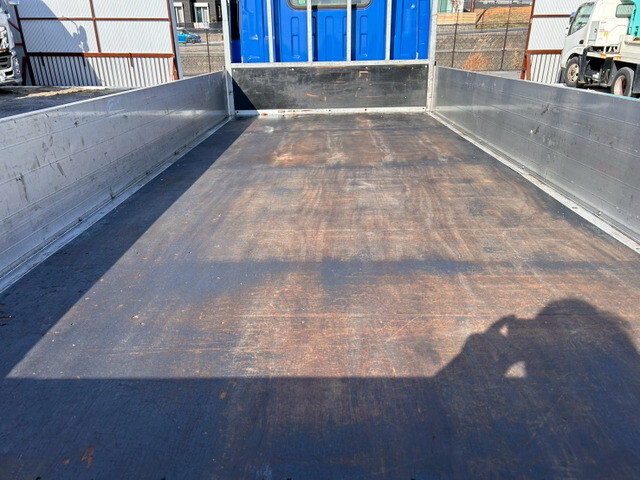 いすゞエルフアルミブロック小型（2t・3t）[写真11]