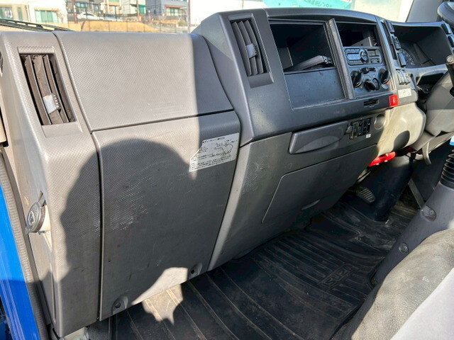 いすゞエルフアルミブロック小型（2t・3t）[写真18]