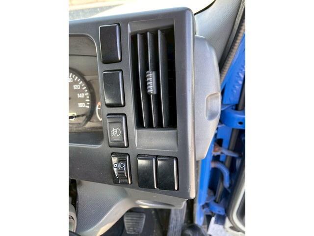 いすゞエルフアルミブロック小型（2t・3t）[写真26]