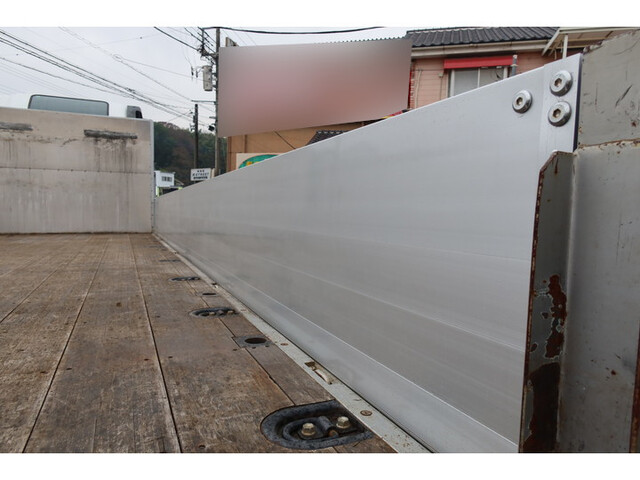 いすゞフォワードアルミブロック中型（4t）[写真10]