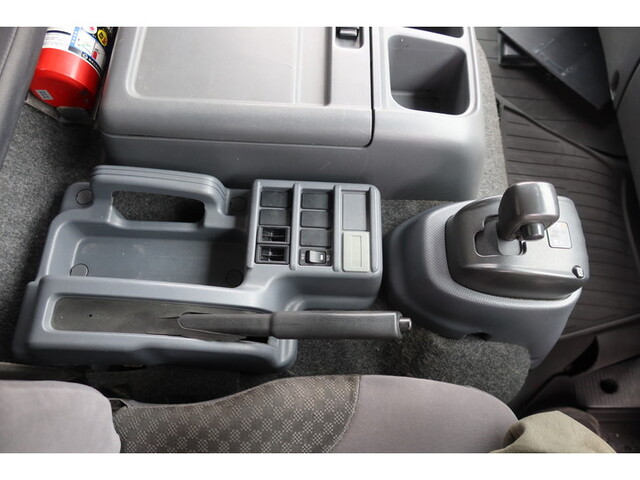 いすゞフォワードアルミブロック中型（4t）[写真38]