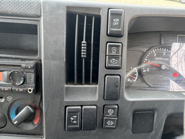 いすゞエルフアルミブロック小型（2t・3t）[写真14]